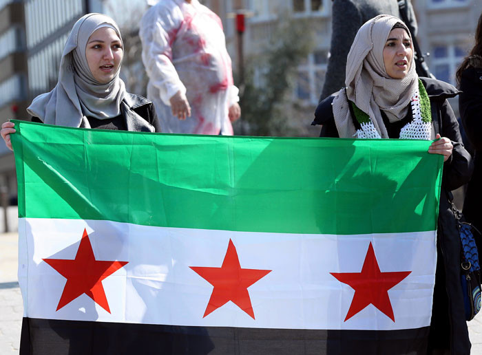 AB önünde 'suikastçi katiller' protestosu! Ceset torbaları... - Resim: 4