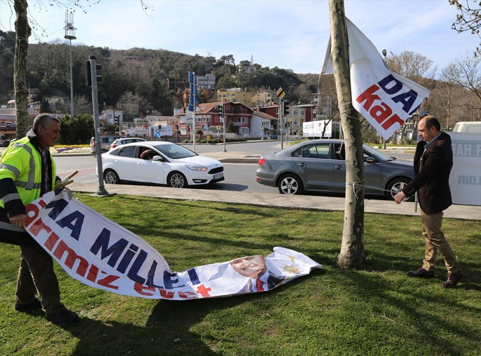 Sarıyer'de AK Parti'nin çadırına saldırı! - Resim: 1