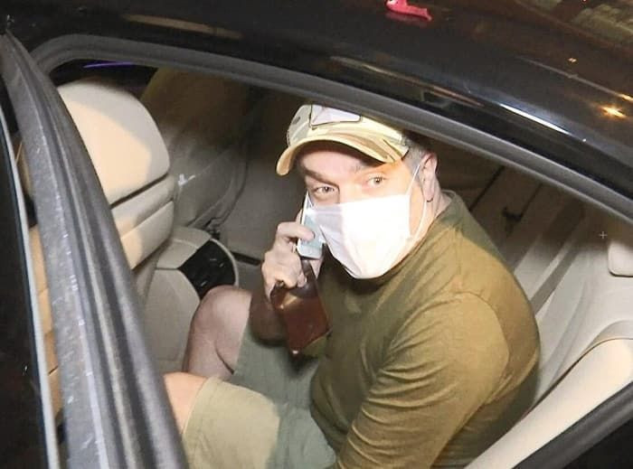 Murat Cemcir'in şoförü aracın önüne atlayan çiçekçiye çarpıp kaçtı! - Resim: 1