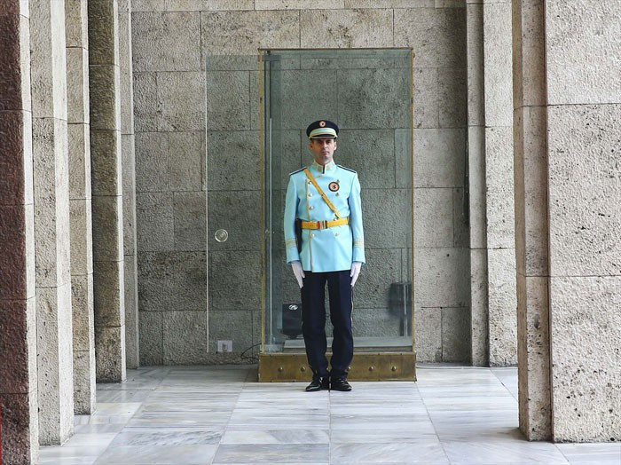 TBMM Şeref Kapısı'nda bir ilk! Tamamen değişti - Resim: 1