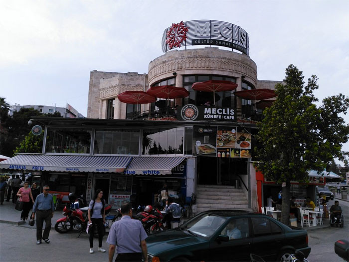 Rezalete bak tarihi Hatay Meclisi'ni 'künefeci' yaptılar! - Resim: 1