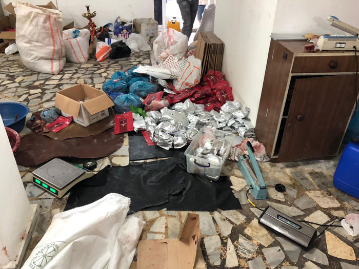 Mideniz kaldırıyorsa içmeye devam edin! 850 kilo birden yakalandı... - Resim: 2