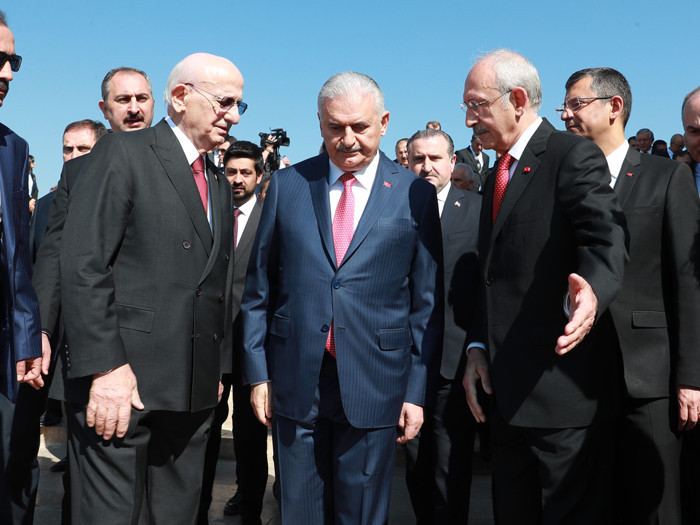 Devlet erkanı Anıtkabir'de Ata'nın huzurunda! - Resim: 1