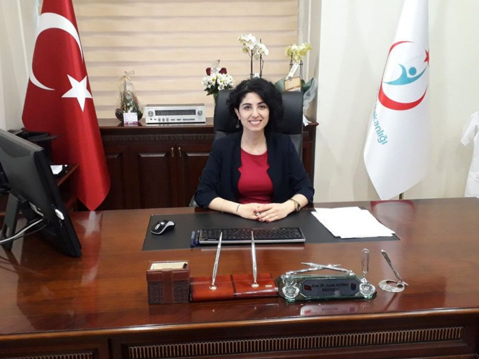 Genç Başhekim Şeyda Kayhan 'mahalle baskısı var' deyip görevden ayrıldı! - Resim: 2