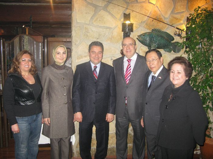 Ali Babacan'ın ilginç alışkanlığı eşi Zeynep Babacan'la nasıl tanıştı - Resim: 1