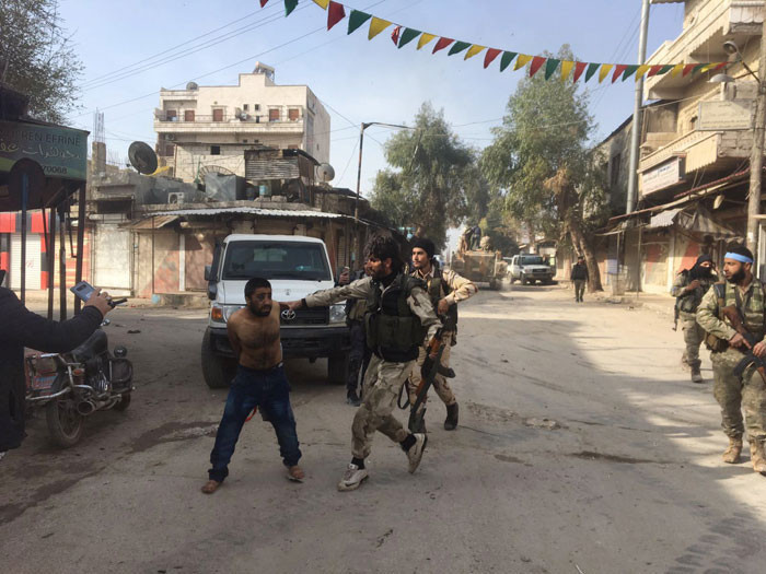 Afrin'de o heykel devrildi! İşte ilçe merkezinden son görüntüler... - Resim: 5