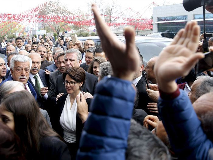 Mansur Yavaş'ın kızları Çağlayan Yavaş ve Armağan Yavaş'a bakın! - Resim: 1