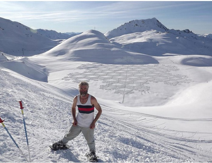 Hepsini kar üstünde saatlerce yürüyerek yaptı! - Resim: 2