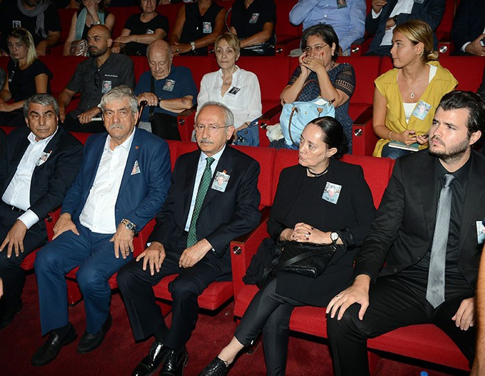 Tarık Akan'ın oğlu gözyaşlarına boğuldu! - Resim: 3