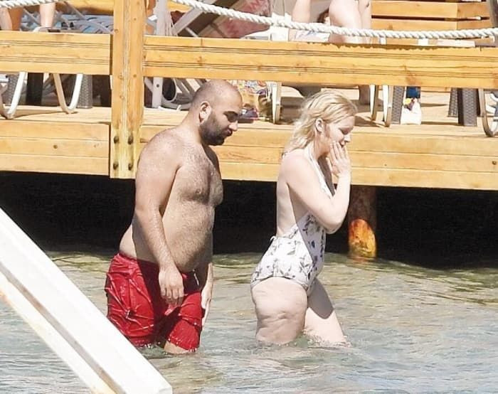 FOX TV Mucize Doktor yıldızı Hayal Köseoğlu arkadaşına tokatı bastı tatilde kriz - Resim: 2