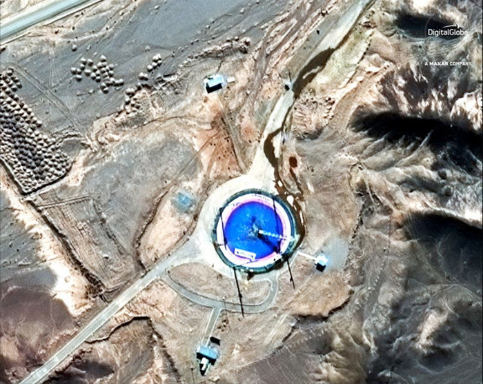 İran yeraltı fabrikasında 1000 km menzilli Dezful füzesini tanıttı - Resim: 4