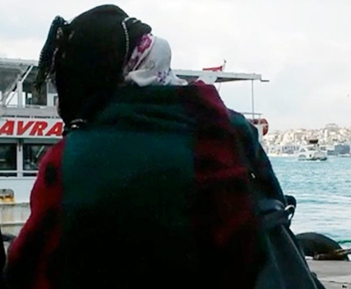 Dilencinin üzerinden çıkan para masaya sığmadı - Resim: 1