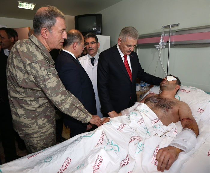 Başbakan Elazığ'da gözyaşlarını tutamadı! - Resim: 4