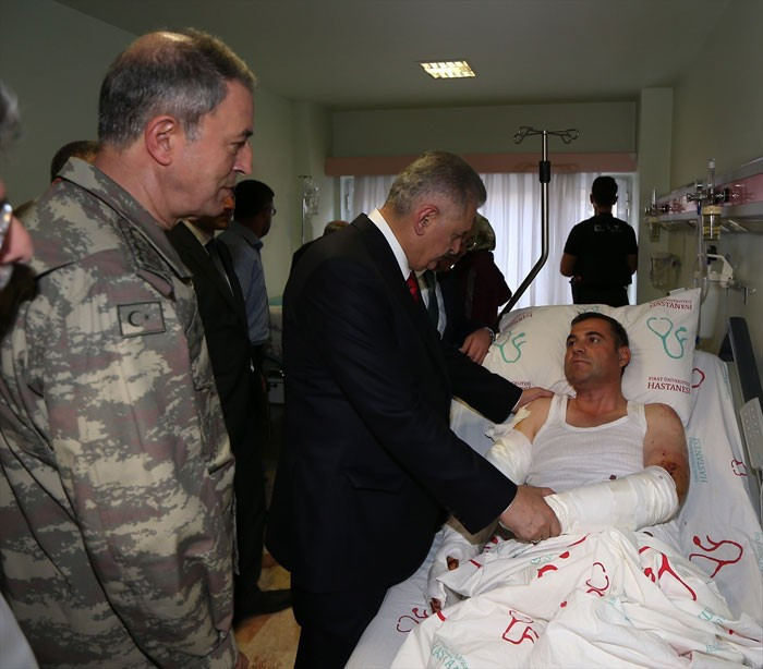 Başbakan Elazığ'da gözyaşlarını tutamadı! - Resim: 1