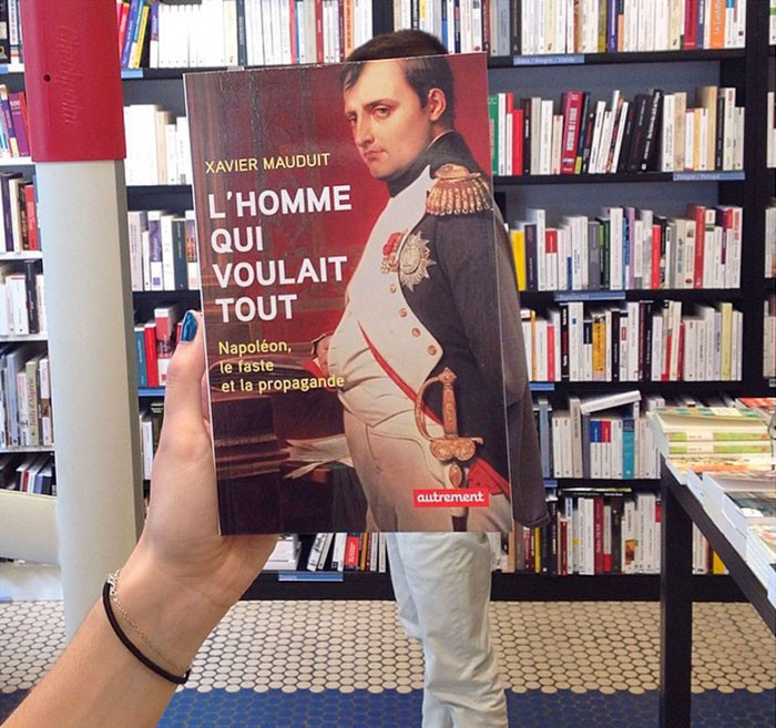 Kitapçıda canları sıkılınca bakın ne yaptılar olay! - Resim: 4