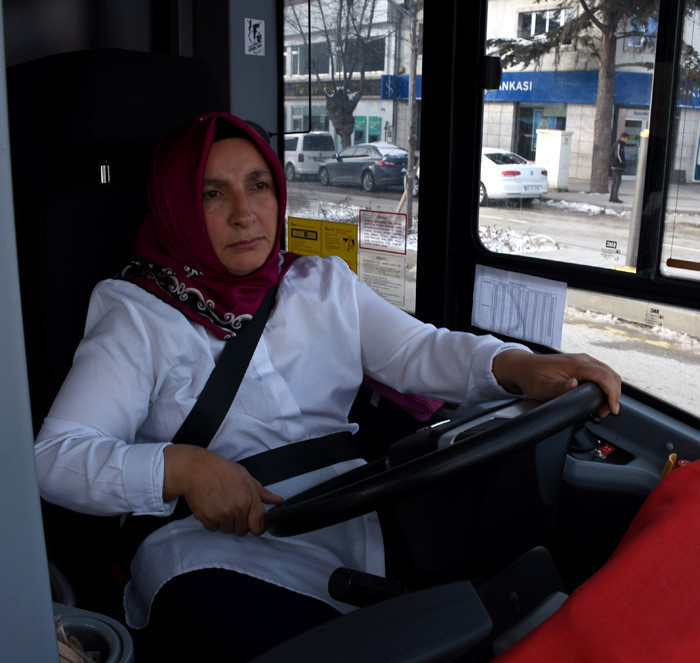 'Git evinde bulaşık yıka' diyenlere inat otobüs şoförü oldu - Resim: 4