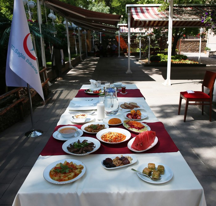 Sağlık Bakanlığından örnek ramazan sofrası - Resim: 4