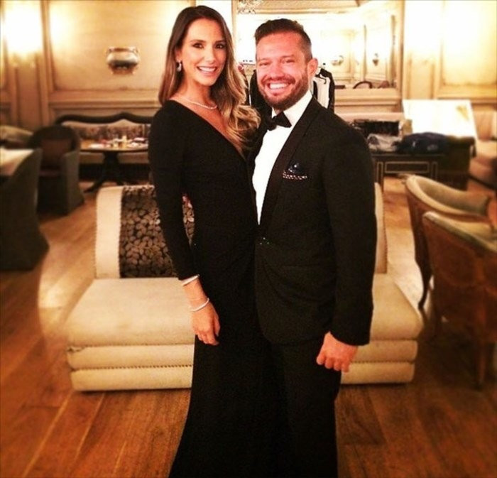 Ozan Doğulu ve Ece Doğulu sokak ortasında birbirini yedi! - Resim: 2