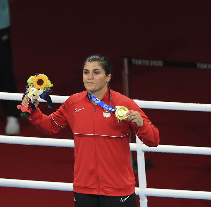Olimpiyat Şampiyonu Busenaz Sürmeneli döndü! Türk kadının yapabileceklerini gösterdim - Resim: 1