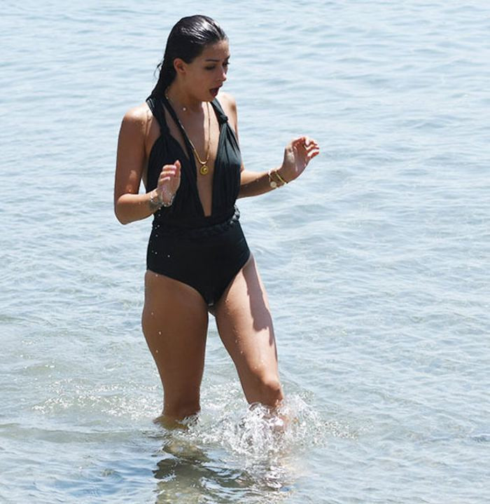 Şiva'nın Bodrum tatili! Güzelliğiyle göz kamaştırdı - Resim: 3