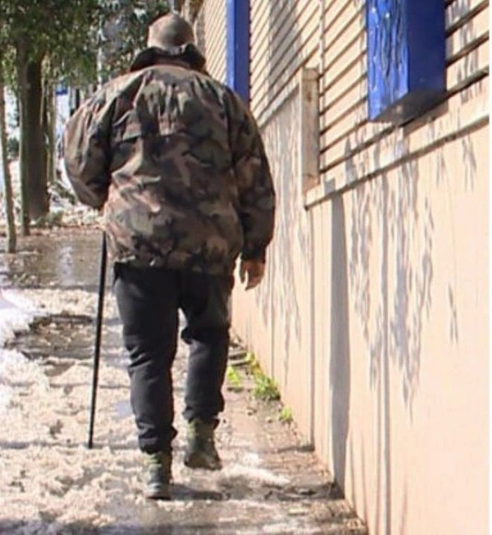 Bastonlu Cem Yılmaz'ı görenler şaşırdı yıllardır aynı hastalığı çekiyor - Resim: 2