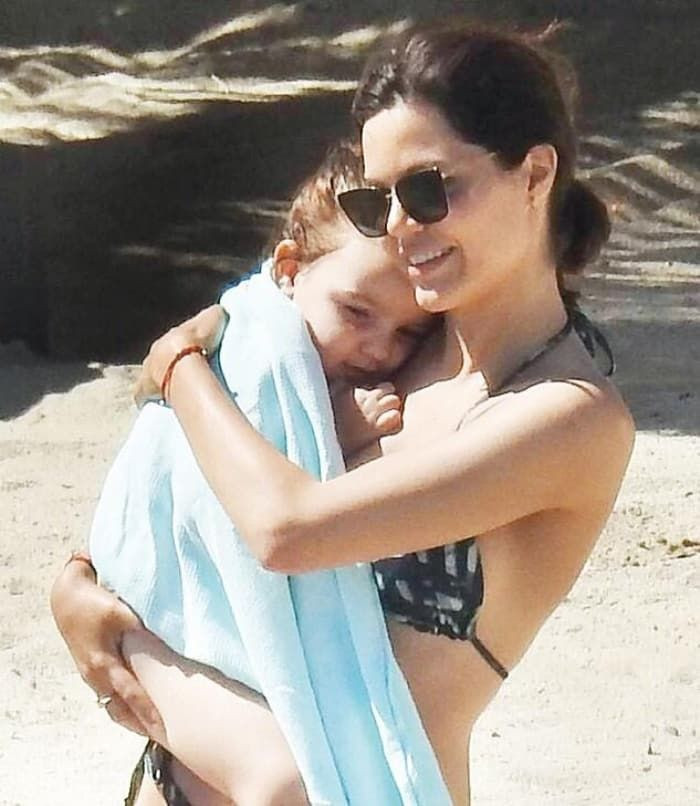 Hilal Altınbilek bikinili cesur pozlarıyla yıktı geçti sezonu Bodrum'da açtı! - Resim: 3