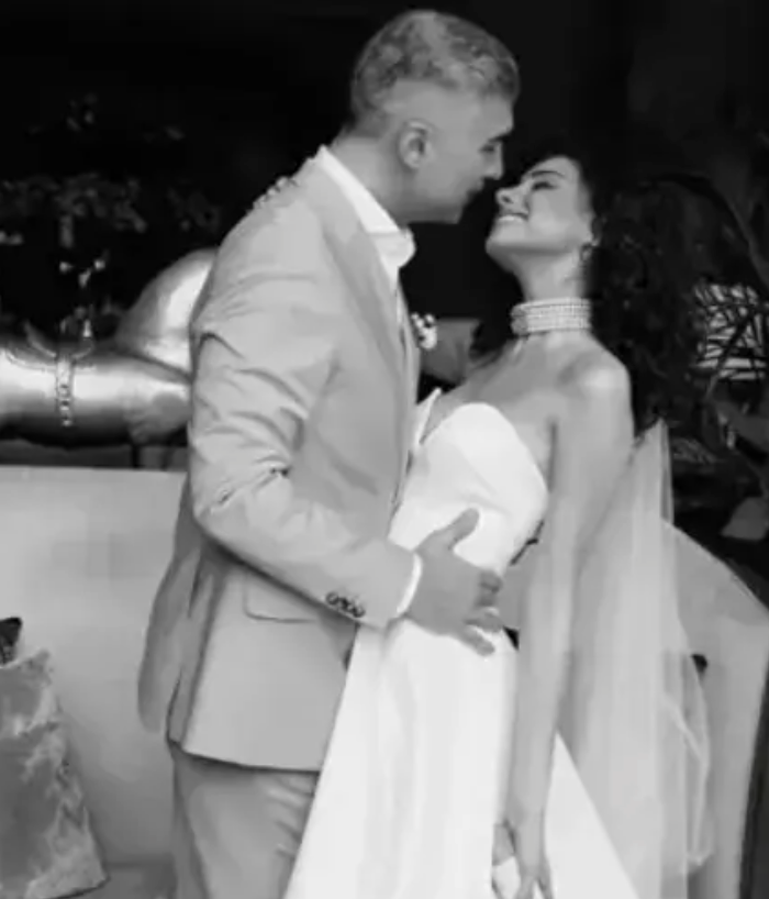 Özcan Deniz ve Samar Dadgar'dan romantik kareler! Öpücüklere boğdular - Resim: 1