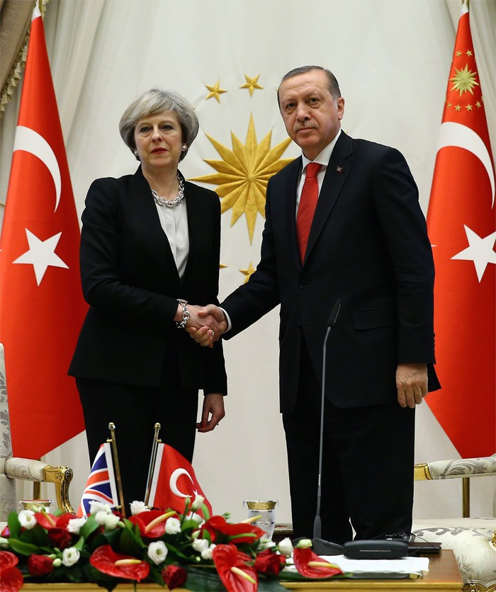 Theresa May-Erdoğan fotoğrafları İngilizleri çıldırttı - Resim: 2