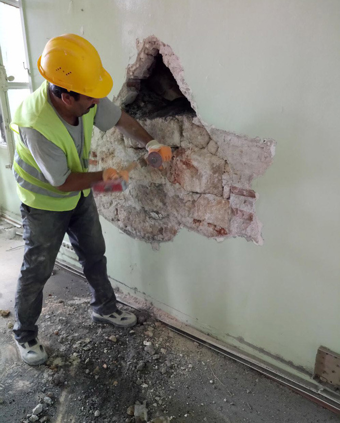 Ünlülerin okulunda tarihi keşif duvarın arkasından çıktı - Resim: 2