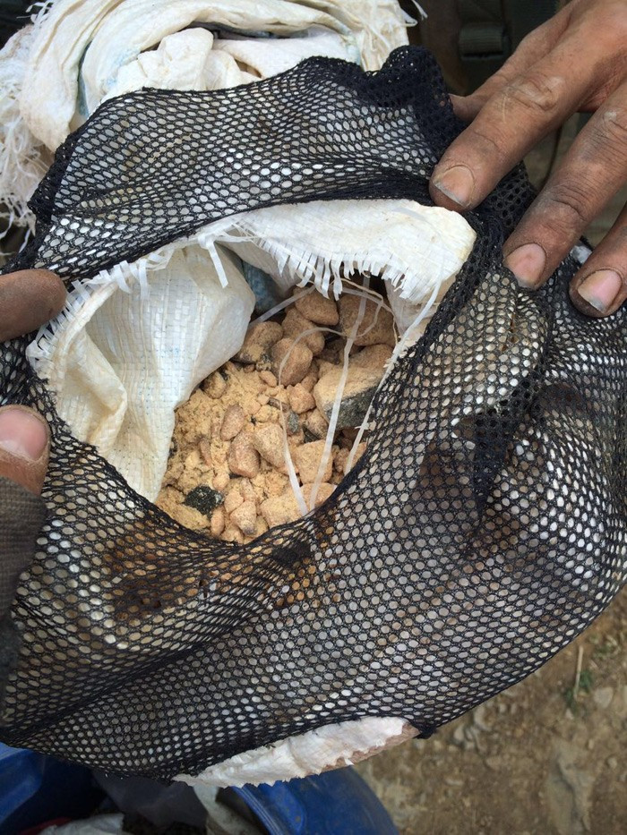 Çukurca'da PKK sığınağından çıkanlara bakın! - Resim: 1