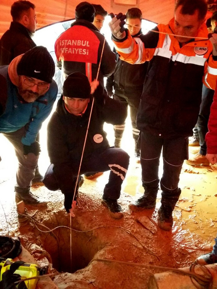 Yavru köpek 'kuyu' iğne deliğinden nasıl çıkarıldı? İşte ayrıntılar - Resim: 1