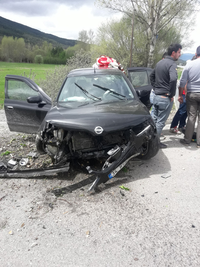 Kazayı gören Bakan Demircan yaralılara müdahale etti - Resim: 3