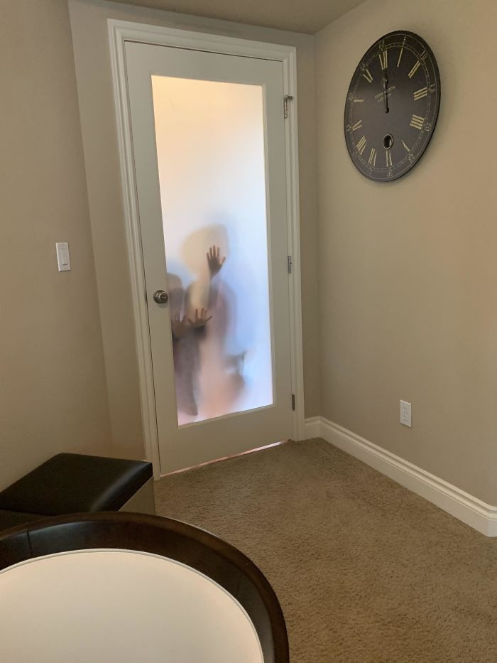 Evden çalışan ailelerin çocuklarıyla mücadelelerine inanamayacaksınız! - Resim: 3