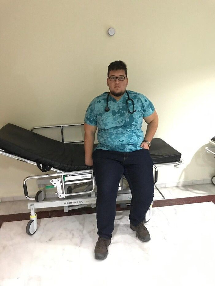 Ayakta bile zor duruyordu! 8 ayda 50 kilo verdi: Doktor adayının son halini gören şaştı kaldı - Resim: 3