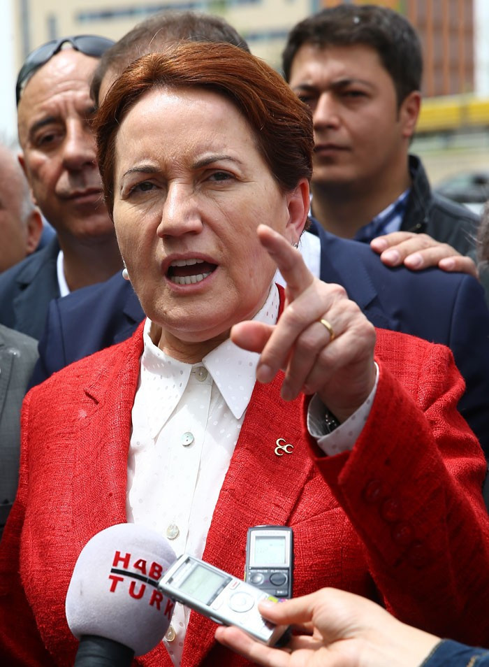 Meral Akşener TOMA'ların önünde - Resim: 3