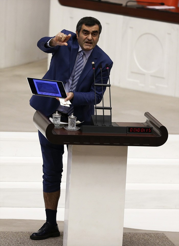 CHP'li vekil kürsüde pantalonun paçasını açıp gösterdi - Resim: 4