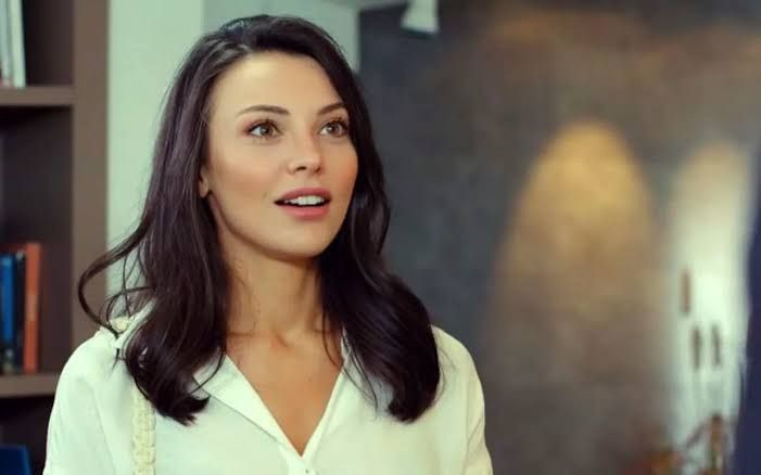 Yasak Elma yıldızından korkutan haber! Tuvana Türkay hayranlarını panikletti - Resim: 1