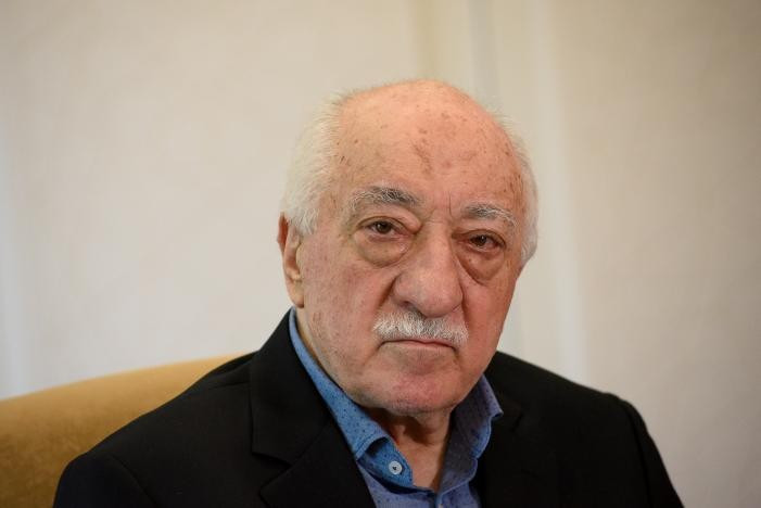 Fethullah Gülen'in son görüntüleri ayaklarını sürüyerek... - Resim: 1