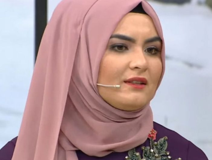 Fenomen gelin Hanife'nin eşinin edepsiz hareketini gören 'yuh' çekti! Herkesin içinde gögsünü... - Resim: 1