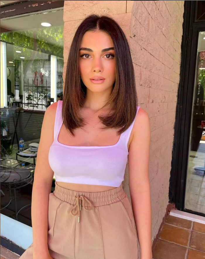 Baba'nın Büşra'sı süper miniyi çekti arkası dönük verdiği poz olay! - Resim: 1