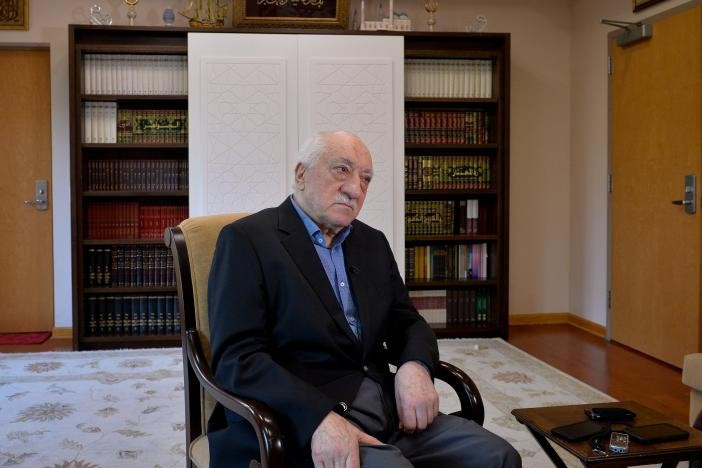Fethullah Gülen'in son görüntüleri ayaklarını sürüyerek... - Resim: 2