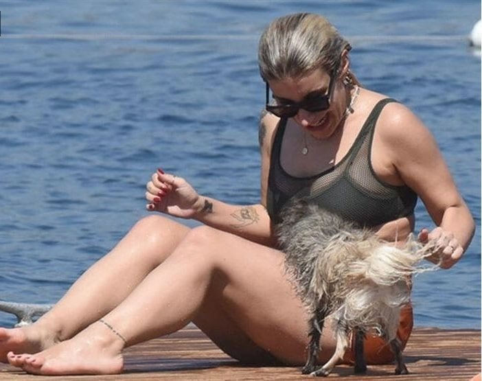 İrem Derici bikinili halini eleştirenlere sert çıktı 'Saç telim kadar zeki olan...' - Resim: 4