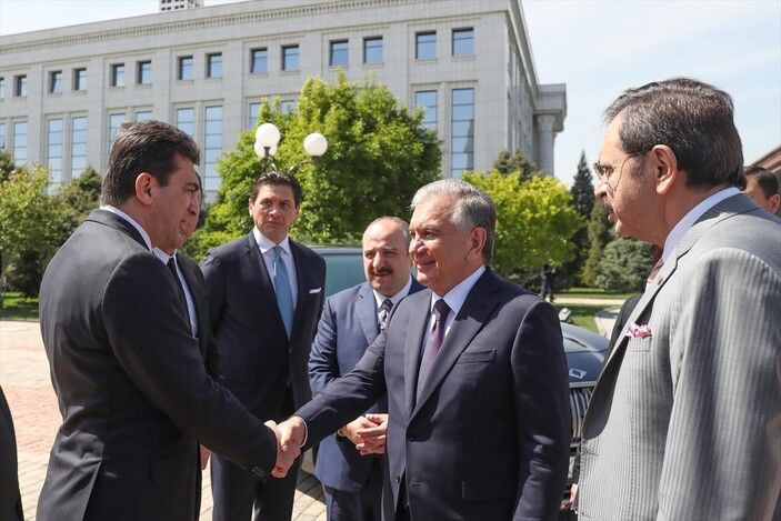 Togg Özbekistan'da! Cumhurbaşkanı Mirziyoyev Togg'u teslim aldı - Resim: 4