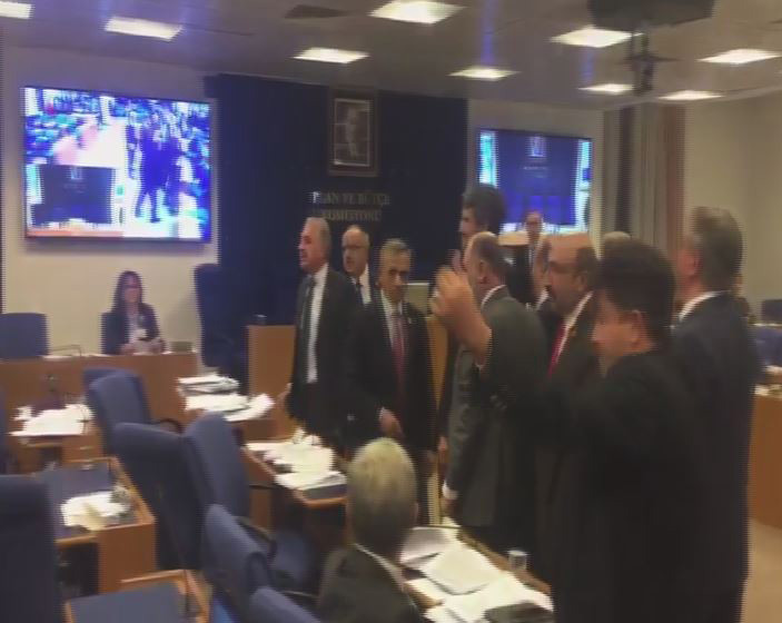 Komisyonda kavga AK Partili ve CHP'li vekil birbirine girdi - Resim: 3