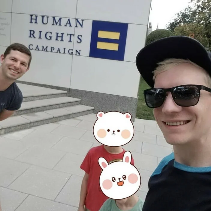 ABD’de skandal olay! Eşcinsel çift evlat edindikleri çocukları 4 yıl boyunca istismar edip fuhuş çetesine sattı - Resim: 3