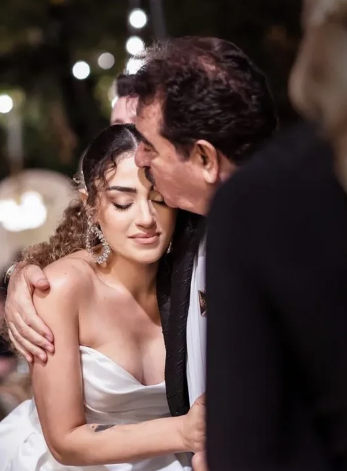 İbrahim Tatlıses'in kızı Dilan Çıtak'tan bir garip istek! Sözleri akıllara durgunluk verdi - Resim: 4