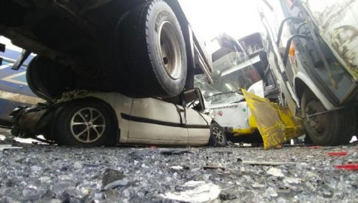 Feci kaza Konya'da 40 araç birbirine girdi - Resim: 4