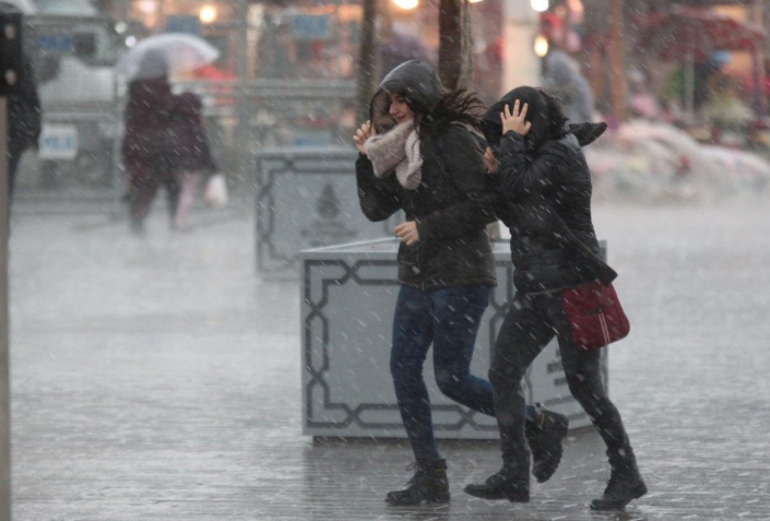 Çok şiddetli yağmur ve fırtına geliyor! Meteoroloji saat verip uyardı - Resim: 4