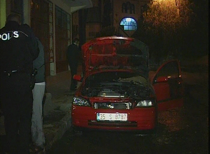 İzmir'de molotoflu saldırı! - Resim: 3