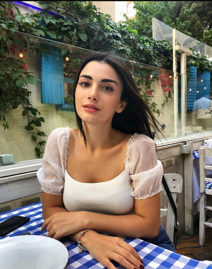 Yemin'in Reyhan'ı Özge Yağız spor tarzını paylaştı sosyal medyadan beğeni yağdı! - Resim: 1